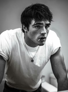 [+18] A vida de Jake Stark sempre foi simples. Ele respira futebol am… #romance # Romance # amreading # books # wattpad Photographie Portrait Inspiration, The Perfect Guy, Hot Actors, Romantic Comedy