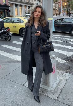 Livia Auer, Monochromatic Fashion, Fashion Attire, Outfit Inspo Fall, Work Attire, Outfits Casuales, Daily Fashion, Classy Outfits