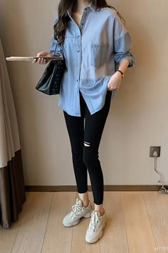 Loose Striped Denim Blouse Shirt – Tomscloth Long Sleeve Denim Blouse With Pockets, Loose Shirt Outfit, Denim Shirt Outfit, Striped Denim, Casual College Outfits, Fashion Top Outfits, Womens Denim Shirt, Everyday Fashion Outfits