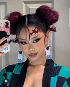 Female Tanjiro Cosplay Ideas, Tanjiro Halloween Costume, Iconic Hot Halloween Costumes, Cosplay With Red Hair, White Hair Costume Ideas, Yoshi Makeup, Red Head Cosplay, Women's Halloween Costume Ideas, Curly Hair Characters Halloween