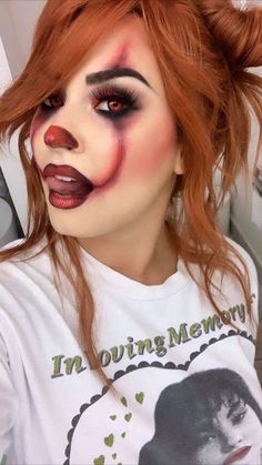 Saw Doll Halloween Costume, Pennywise Makeup, Pelottava Halloween, Maquillage Halloween Simple, Halloween Makeup Clown, Halloweenský Makeup, Holloween Makeup, Cute Halloween Makeup