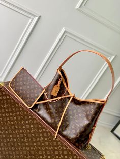 Contact us: contact@profxnz.com if you need assistance - Louis vuitton bags: a statement of luxury and grace - 713This is a premium quality clone , similar like the original ones, even no one can judge either it&apos;s a clone or originalSize: (29.0 x 24.0 x 12.0 CM)It comes with Dust box, Care manual, Tag and Paper bag. City Bag, Handbags Online, Vuitton Bag, Louis Vuitton Bag Neverfull, Lv Bag, Vuitton Handbags, Natural Leather, Louis Vuitton Handbags, Monogram Canvas