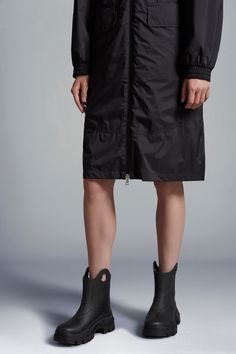 A contemporary take on a classic rain boot, the Misty are both practical and visually impactful. Their curved silhouette is paired with a bold treaded sole, while a logo-shaped cut-out nods to brand DNA. Rain Boots Women, Mid Boots, Felt Bag, Suede Shoes, High Boots, Cleaning Clothes, Rain Boots, Black Boots, Womens Boots