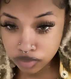 Renidior Aesthetic Nose Pericings, Spectrum Piercing Black Women, Septum On Black Women, Baddie Percinings, Lip Piercings Black Women, Tounge Piercing Black Women, Septum Black Women, Both Sides Of Nose Pierced, Nose Peirce