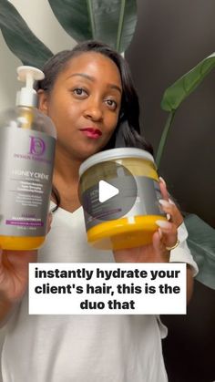 Billie J. Ross | ExcluShear Salon - DFW Natural Hair Salon on Instagram: "You won’t believe this ↴  Hydrating your clients hair in ONE salon session just became easier with this moisture lock duo by Design Essentials.💦  Honey Crème Moisture Retention Super Detangling Conditioning Shampoo and Honey Crème Moisture Retention Masque are the essential pair you need in your back bar for those thirsty, dehydrated strands.  Together, these products offer: 💧Instantly moisturized and hydrated hair 💧Smoother cuticles and enhanced shine 💧Increased manageability and softness  💡Pro Tip: I always start by pre-softening my clients’ hair with the Honey Crème Moisture Retention Shampoo. This step enhances the conditioner’s effectiveness by prepping the hair to absorb and retain more moisture.   ➝ A gen How To Lock In Moisture In Natural Hair, Best Hair Care Products For Black Women, How To Add Moisture To Dry Hair, Natural Hair Shampoo And Conditioner, Hair Moisturizer For Dry Hair 4c, Hair Products For 4c Natural Hair, Hair Softening Tips, 4c Products, How To Hydrate Hair