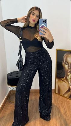 Sequins Pants Outfit, 30th Birthday Outfit, Look Disco, Black Sequin Pants, Glitter Outfit, Chique Outfit, Fiesta Outfit, Vegas Outfit, Nye Outfits