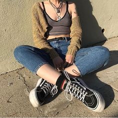 grunge aesthetic 90s fashion - ALT GIRL 2018 Tumblr Aesthetic, Sleeping Schedule, Soft Grunge Outfits, Goth Hair, Estilo Indie, Renee Zellweger, Style Gothic, Can't Sleep, Grunge Look