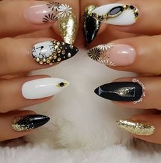 Nice Nye Nails, New Years Nails, New Years Nail Art, New Years Nail Designs, New Years Eve Nails, Winter Nail Art, New Year's Nails, Xmas Nails, Nails Inc