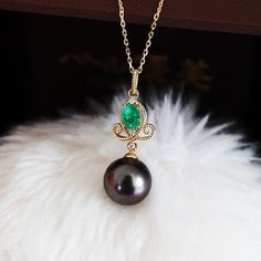 ★★credit card payment★★Its possible to pay with a card via PayPal without a PayPal account. Here’s how:  https://etsy.me/2Q46H7r● Article name      18K Tahitian black pearl DIA EMERALD necklace● Pearl                          Tahitian Black pearl● Size of the pearl      9-10mm● Color                      Green black● Flaw                      Micro(AB)● Luster                      It is very good (AA)● Stone                      EMERALD0.2ct1pcs D0.02ct 2pcs● Full length              45cm (with Tahitian Black Pearl Necklace, Pearl Jewelery, Black Pearl Jewelry, Necklace Emerald, Tahitian Pearl Necklace, Black Pearl Necklace, Black Pearls, Tahitian Black Pearls, Necklace Diamond