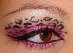 Trashy Y2k Eye Makeup, Trashy 2000s Aesthetic Makeup, Y2 Makeup, Camo Makeup Look, 2000 Makeup Look, Cute Makeup Looks Colorful, Scene Kid Makeup, Scene Makeup Looks, Weird Makeup Looks