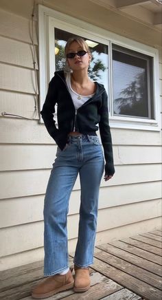 Cute Jeans Outfit Spring, Dress Pants Outfits Casual, Neumel Uggs, Winter Outfit Comfy, Oversized Sweater Outfits, Rock Your School, Neutral Winter Outfit, Nyc Winter Outfits, Sweat Gris