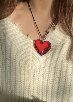 ❤️ Chunky Heart Necklace Outfit, Chunky Necklace Aesthetic, Elegant Goth, Grunge Jewelry, Mazzy Star, Grunge Fashion Soft, Women Y2k