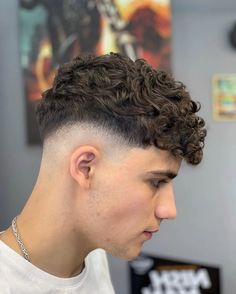 Burst Fade For Curly Hair, Curly Hair Men’s Haircut, Men’s Curly Fade Haircut, Men Hairstyles For Curly Hair, Drop Fade Haircut Curly Hair, Curly Hair With Fade For Men, Lowfade Taper Curly Hair