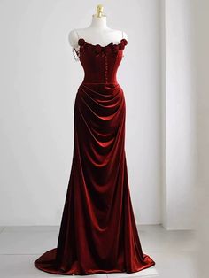 Fitted Velvet Evening Dress For Prom, Velvet Fitted Evening Dress For Prom, Sleeveless Fitted Velvet Wedding Dress, Fitted Velvet Prom Dress, Velvet Prom Evening Dress, Prom Dress Elegant, Floral Prom Dress, Elegant Birthday Party, Velvet Evening Dress