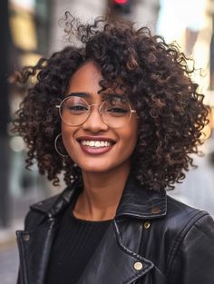 Short Ringlet Hair, Medium Curly Hair Black Women, Curly Bangs Natural Hair, Curly Bob Hairstyles 2024, Naturally Curly Shoulder Length Hair, Short 3b Curly Haircuts, Round Curly Cut, Mixed Women Hairstyles, Long Angled Bob Haircuts