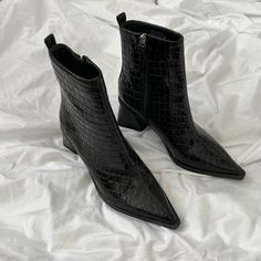 New Without Tags! In A Gorgeous Black Snake Print Texture With Chunky Square Heels. Chunky Chelsea Boots, Snake Print Boots, Square Heels, Print Boots, Print Texture, Black Snake, Snake Print, Chelsea Boots, Bootie Boots