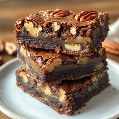 I made these brownies for a potluck and they disappeared in minutes! Everyone kept asking for the recipe. So rich and yummy—definitely a crowd-pleaser! Link in first comment [👇] [👇]  
#Amazing #usa #sweetmemories #Easyrecipe #recipes