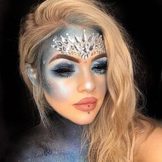 Makeup With Gems, Edc Makeup, Fairy Halloween Makeup, Festival Face Gems, Gem Makeup, Coachella Makeup, Festival Makeup Glitter, Under Eye Makeup