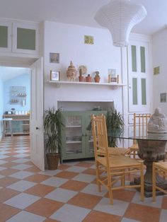 Yellow Checkered Floor, Orange Floor Tiles, Checkered Kitchen Floor, Checked Floor, Checkered Floor Kitchen, Italian Country House, Orange Floor, Checkered Floor, Cleaning Organization