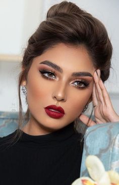 Red Lipstick Makeup Looks, Prom Makeup For Brown Eyes, Makeup Cantik, Sultry Makeup, Wedding Eye Makeup, Red Lipstick Makeup, Wedding Makeup For Brown Eyes, Red Dress Makeup