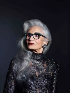 Yasmina Rossi, 60 Year Old Woman, Over 60 Hairstyles, Layered Bobs, Hairstyles With Glasses, Long Gray Hair