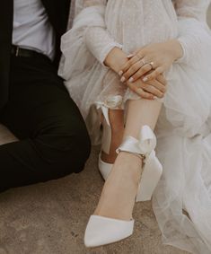 satin heels, pointy toe heels, white shoes, bridal heels, wedding heels, bridal fashion, shoe style, satin wedding shoes Shoe Selfie, Pointy Toe Heels, Shoes Photo, Still In Love, White Shoes, Bridal Shoes