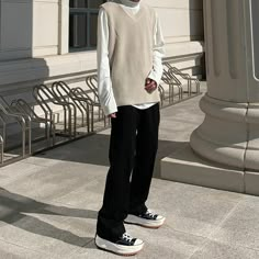 Outfits Hombre, Mens Outfit Inspiration, Outfits With Converse, Young Fashion, Men Fashion Casual Outfits, Streetwear Men Outfits, Mode Inspo, Korean Outfits, Retro Outfits