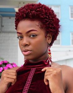 Ein Pop der Farbe Afro Look, Natural Hair Short Cuts, Natural Hair Regimen, American Hairstyles, Hair Regimen