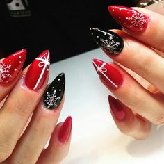 Valentines Nail Set, Christmas Nail Color, Christmas Shellac Nails, Nail Art Motif, Christmas Nail Designs Acrylic, Christmas Nail Colors, Nail Art Noel, Valentines Nail, Nail Color Ideas