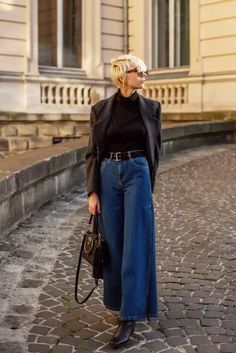 Wide Leg Jeans Winter, Wide Jeans Outfit, Styling Wide Leg Jeans, How To Style Wide Leg Jeans, Wide Leg Jeans Outfits, Wide Leg Outfit, Style Wide Leg Jeans, Wide Leg Jeans Outfit, Wide Leg Pants Outfit