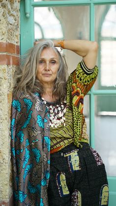 Crone Fashion, Senior Style, Timeless Looks, Haircuts For Women Over 50, Gorgeous Hairstyles, Estilo Hippy, Grandma Fashion, Hairstyles And Haircuts, Silver Hair Color