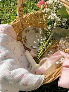 Pink Cottage Core Aesthetic, Spring Coquette Aesthetic, Soft Cottagecore Aesthetic, Pink Picnic, Cottagecore Life, Pocket Full Of Sunshine, Cottage Aesthetic, Spring Meadow, Cowgirl Chic