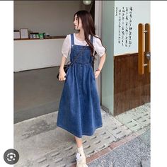 Super Cute Front Pocket Distressed Blue And Navy Overall Midi / Maxi Denim Pinafore Fishtail Bottom Dress! ( Different From Model Photo L) Brand New Condition Except Is Missing A Button On One Side Can Be Easily Added, Button In Picture Is Not The Actual Button Size Medium: Waist 16 Waist To Hem Length 29” 1/2 Hip 19” Disclaimer Not Actually Levis Tagged For Exposure And I Dint Know The Actual Brand #Denim #Overall #Farm Levi Dress, Denim Sundress, Sundress Women, Denim Pinafore Dress, Denim Pinafore, Jeans Overall, Clothes Korean Style, Modest Dresses Casual, Denim Overall Dress