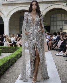 Zuhair Murad Couture, Fashionshow Runway, Dress Runway, Runway Gowns, Crystal Dress, Fancy Blouses, Zuhair Murad, Couture Gowns