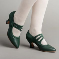 PRE-ORDER Mae Edwardian Shoes (Green)(1900-1925) – American Duchess Edwardian Shoes, American Duchess, Historical Shoes, Oxford Pumps, Dr Shoes, Shoes Green, Black Leather Shoes, Green Shoes, Vintage Shoes