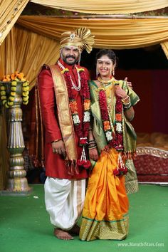 Marathi Wedding Look, Akshaya Deodhar, Wedding Matching Outfits, Marathi Bride, Marathi Wedding, Indian Wedding Poses, Wedding Outfits For Groom, Wedding Dresses Men Indian, Marriage Couple