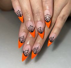 Halloween Nails Diy, Witch Nails, Halloween Acrylic Nails, Alien Tattoo, October Nails, Goth Nails, Halloween Nail Designs