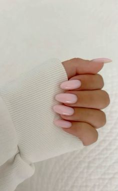 Simple Almond Nails Designs Neutral, Solid Colour Nails, Unghie Sfumate, Colorful Nails, Basic Nails, Her Nails, Nails Pink, Neutral Nails