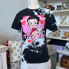 Betty Boop T-Shirt Nwt 100% Cotton Tote 22 Betty Boop T Shirt, Bigfoot Gifts, Peach Shirt, Grey Trench Coat, Black Graphic Tees, Coffee Shirts, Black White Fashion, Graphic Tee Shirts, Betty Boop