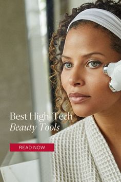 Wanting to invest in a high-tech skincare tool to get the best at home facials? MAED Shares the benefits of micro current facials and the best microcurrent facial at home you can get. Follow MAED Beauty for more skincare essentials, face routine finds and self care tips. Led Facial Benefits, High Frequency Facial How To, High Frequency Face Wand, Micro Current Facial, Nova+ Microcurrent Face Toner