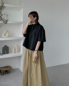 Man Shirt Woman Outfit, Japanese Boho Fashion, Japanese Summer Street Style, Japanese Outfits Summer, Casual Japanese Outfits, Layered Outfits Summer, Japanese Fashion Women Casual, Elegant Leather Jacket, Japanese Fashion Summer