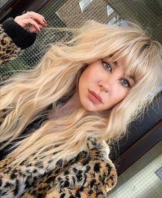 Big Blonde Hair, Voluminous Hair, Hairdo For Long Hair, Pastel Hair, Hair Crush, Trending Haircuts, Haircuts For Long Hair, Face Hair, Hair Envy