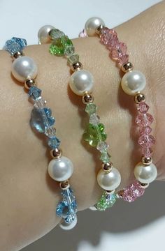 Bracelet Ideas 2023, Crystal Bead Bracelet Ideas, Clock Making, قلادات متدلية, Creative Imagination, Braided Bracelet Diy, Stretchy Beaded Bracelet, Bracelets Patterns, Beaded Earrings Diy