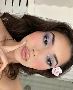 #makeup Brown Siren Eyes, Siren Makeup Look, Purple Eye Look, Siren Makeup, Mermaid Makeup Tutorial, Pearl Makeup, Makeup Social, Exotic Makeup, Siren Eyes