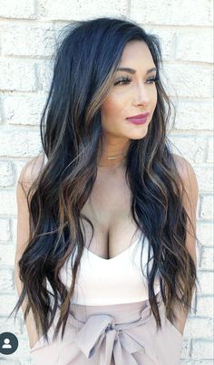 Face Frame Highlights Side Part, Dark Black Hair With Brown Highlights, Black Hair With Light Highlights, Hair Cuts For Long Hair With Layers, Crown Highlights, Black Hair With Brown Highlights, Black Hair Ombre