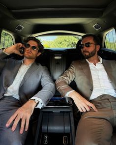 Old Money Style Man   IG: moranofilippo Business Man Photography, Money Photography, Me And Bro, Ethan Hunt, Gentleman Rules, Classy Clothing, Mindset Growth, Spring Outfits Men, Fictional Men