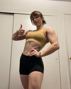 @Leanbeefpatty on Instagram and TikTok Superhero Jacked, Buff Women, Free Workout, Female Reference, Lean Beef, Human Poses Reference, Fitness Inspiration Body, Figure Poses