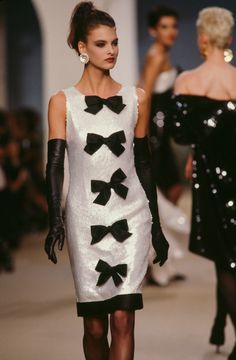 Coco Chanel Fashion, 80’s Fashion, Runway Outfits, Chanel Style, Chanel Couture, Chanel Haute Couture