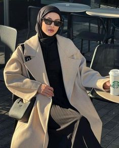 #outfits #dress #outfitdesign #bridaldress #causaloutfits #Amazing #fashion #officeoutfits Modest Autumn Outfits Hijab, Hijab Autumn Outfits, Old Money Hijab Outfit, Elegant Hijab Outfit, Hijab Outfit Winter, Modest Muslim Outfits, Muslim Outfit Ideas, Winter Hijab, Estilo Hijab