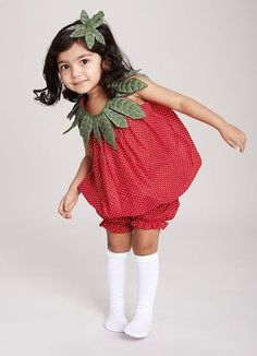 Strawberry Dress For Kids, Toddler Strawberry Costume, Toddler Girl Costumes For Halloween, Toddler Girl Costume Ideas, Baby Strawberry Costume, Kids Costumes Diy, Toddler Halloween Costumes Girl, Strawberry Halloween Costume, Kids Costume Ideas